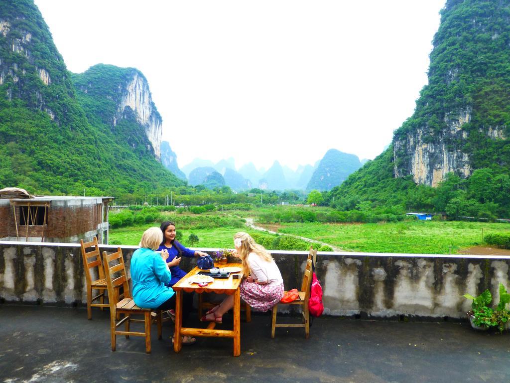 Yangshuo Moon Resort Hotel Гуйлинь Экстерьер фото